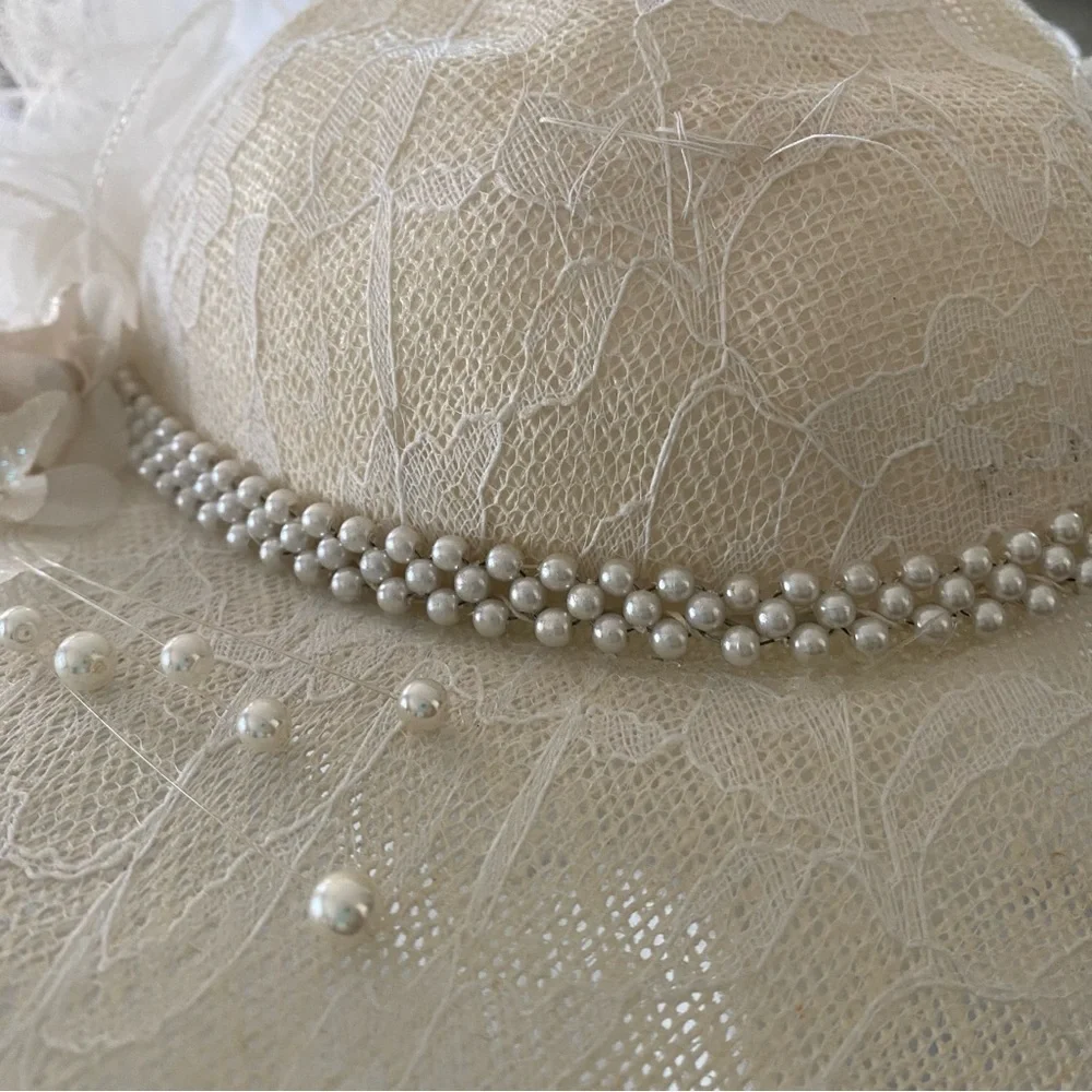 Vintage Wedding Veil Hat  Bride Lace Tulle Vail Cream pearls Roses